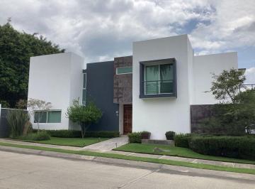Casa en condominio · 320m² · 3 Recámaras · 2 Estacionamientos · Casa en Renta en Olivos Residencial Coto con Cancha de Pádel a un Lado del Tec de Monterrey