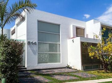 Casa de 2 habitaciones, Tlajomulco de Zúñiga · Casa en Venta | La Rioja | Recámara en Planta Baja + Doble Altura