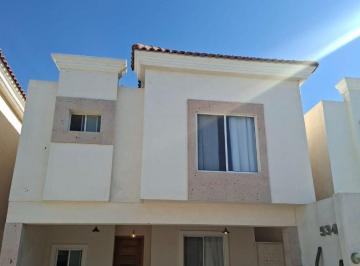 Casa de 3 habitaciones, Ramos Arizpe · Casa en Venta Lomas del Valle II