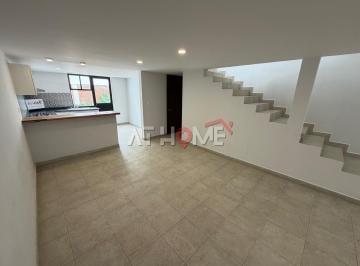 Casa · 120m² · 2 Recámaras · 2 Estacionamientos · Casa Remodelada en Renta en Mayorazgo con Patio