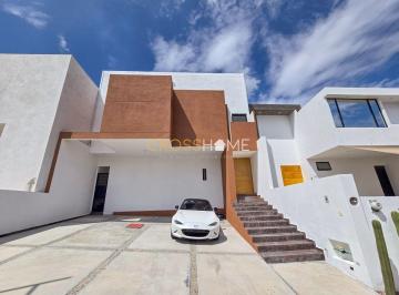 Casa de 3 habitaciones, Querétaro · Casa Nueva en Renta con Doble Altura y Jardín en Lomas de Juriquilla Qro.