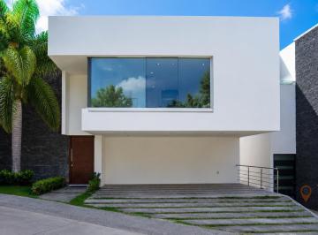 Casa · 450m² · 4 Recámaras · 2 Estacionamientos · Amplia Casa Residencial en Renta en Privadas del Pedregal 2 S. L. p