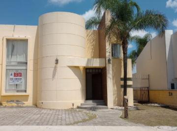 Casa de 3 habitaciones, Querétaro · Casa en Renta en Juriquilla, Cumbres del Lago, Grandes Espacios y Frente a Parque