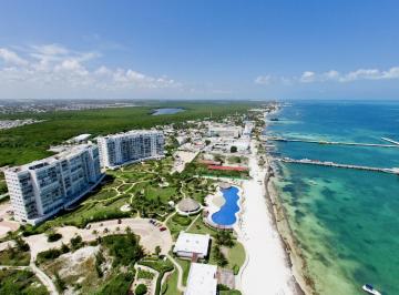 Departamento · 117m² · 2 Recámaras · 2 Estacionamientos · Se Vende Departamento 2 Recamaras con Vistas Al Mar en Amara Beach Front Cancun