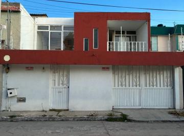 Casa de 4 habitaciones, Querétaro · Casa en Venta