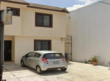Casa de 2 habitaciones, Guadalupe · Hermosa y Espaciosa Casa en Venta en Riveras del Country en Monterrey N. L con Alta Plusvalia