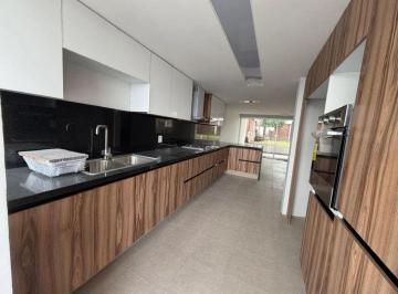 042a5589bf3f7c667cd50108cffb4b1566601f0a4b6a22741a4a099d876a8b67 · Excelente Casa en Venta en Calle Cerrada Para Estrenar en Villa Verdún