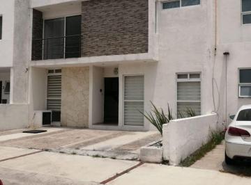 Casa de 4 habitaciones, Corregidora · Casa en Venta en Cañadas del Arroyo con Roof Garden 360°, Jardín y 4ª Recámara en Planta Baja