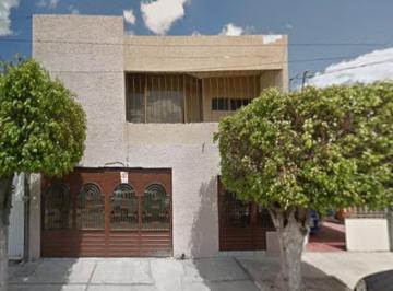 Casa de 4 habitaciones, Celaya · Se Vende Casa en Colonia Zona de Oro Celaya Guanajuato