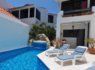 Villa de 4 habitaciones, Santa María Huatulco · Villa con Vista Al Mar y Alberca Privada, en Venta.
