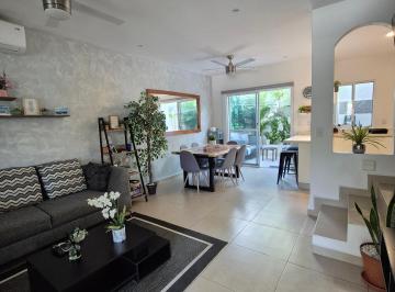 Casa de 3 habitaciones, Solidaridad · Casa Remodelada y Amueblada en Venta Selvanova Coto 3a