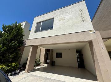 Casa · 182m² · 3 Recámaras · 2 Estacionamientos · Apv Casa Amueblada en Renta en Moretta, Monterrey, Carretera Nacional