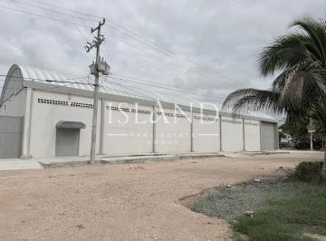 Nave industrial · 744m² · 18 Estacionamientos · Nave Industrial en Cancún Centro