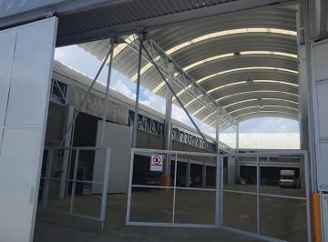 Bodega comercial , León · Bodega en Renta con Seguridad, Oficinas y Techos Altos en León