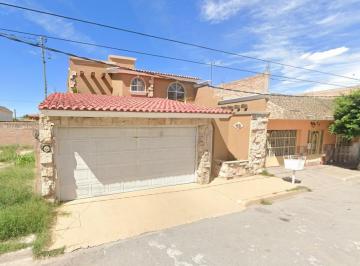 Casa de 3 habitaciones, Lerdo · Casda en Venta en Col Magistral Lerdeo Durango