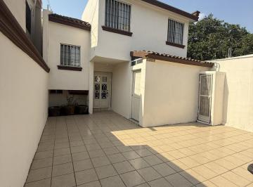 Casa · 250m² · 3 Recámaras · 2 Estacionamientos · Casa en Renta