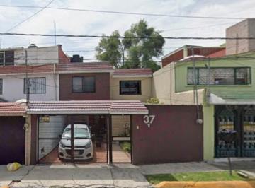 Casa de 4 habitaciones, Naucalpan de Juárez · Casa Adjudicada en Jardines de San Mateo Edo de México