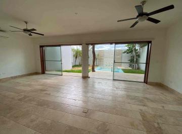 3da934e5b6e9f9fba98fb59394508955c067e8a4408a2dee35c06281fdb61115 · Casa de 3 Recámaras, con Piscina y Cuarto de Servicio, Dentro de Privada.