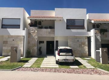 Casa · 220m² · 3 Recámaras · 2 Estacionamientos · Venta Casa con Inquilino Queretaro Altozano Meteoro