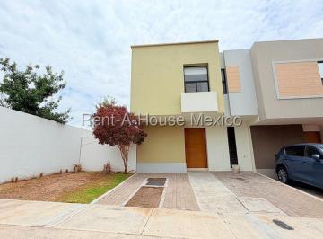 Casa de 3 habitaciones, El Marqués · Renta Casa en Esquina Zakia Queretaro