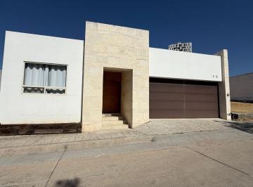Casa de 3 habitaciones, León · Casa de Una Planta Amueblada en Renta en Jardines del Campestre