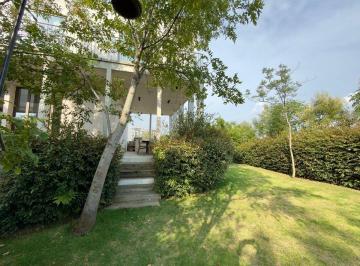 6dcb7bd7ca29a6646f2687854e6f6edf186e374982879325c4d96daa421de91e · Casa en Renta Cumbres de Santa Fe Tepozcuautla