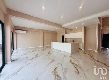 Casa · 237m² · 5 Recámaras · 2 Estacionamientos · Venta de Casa en Residencial Via Cumbres, Cancun