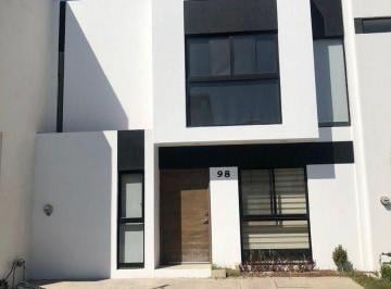 Casa de 3 habitaciones, Zapopan · Casa en Venta/renta Valle Imperial