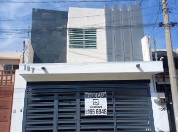 Casa de 3 habitaciones, León · Amplia Casa con Jardin a 2 Minutos del Blvd. Morelos en Leon, Gto.