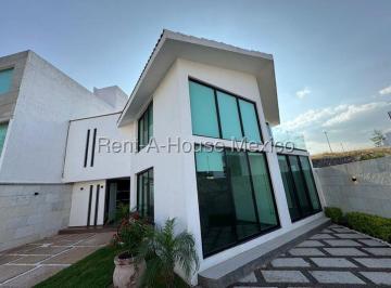 Casa de 3 habitaciones, Querétaro · Casa en Venta con Vista Al Lago de Cumbres y Recámara en Planta Baja Rah3482