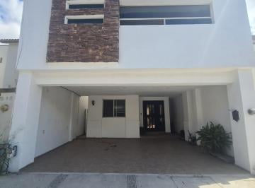 Casa de 3 habitaciones, Monterrey · Casa en Venta en Puerta de Hierro