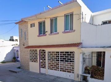 Casa de 4 habitaciones, Carmen · Casa en Venta en Col Maderas Ciudad del Carmen Campeche