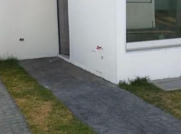 Casa en condominio de 2 habitaciones, Santa Cruz Tlaxcala · Casa en Fraccionamiento Cerrado Cerca de La Universidad Metropolitana