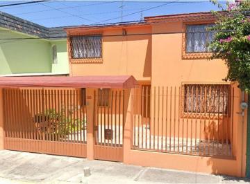 Casa de 4 habitaciones, Ecatepec de Morelos · Casa en Venta en Bosques de Ecatepec, con Descuento Bancario Cerca de Av1ro de Mayo