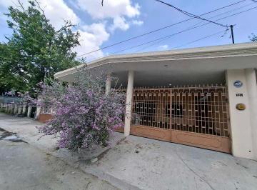 Casa · 250m² · 3 Recámaras · 2 Estacionamientos · Casa en Venta Juárez N. L.