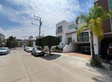 Casa de 4 habitaciones, León · Impresionante Casa en Venta Gran Jardin