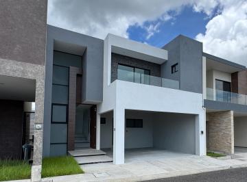 Casa · 237m² · 3 Recámaras · 2 Estacionamientos · Casa Nueva en Lomas de La Rioja en Venta