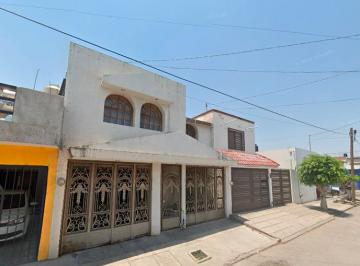 Casa de 3 habitaciones, León · Casa en Venta en Col Hacienda Echeveste Leon Guanajuato