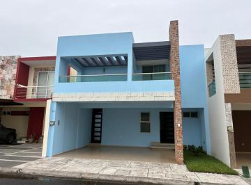 Casa · 182m² · 3 Recámaras · 2 Estacionamientos · Casa en Lomas de La Rioja en Venta