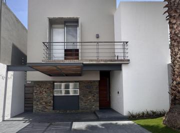 Casa de 3 habitaciones, Querétaro · Casa en Venta con Cuarto de Servicio, Cumbres del Lago Juriquilla Queretaro