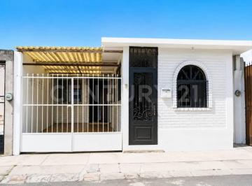 Casa · 140m² · 3 Recámaras · 1 Estacionamiento · Renta Casa Amueblada en Colonia Australia Sur de Saltillo