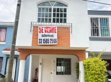 Casa en condominio de 3 habitaciones, Tlajomulco de Zúñiga · Casa en Coto con Vigilancia