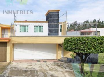 Casa · 474m² · 4 Recámaras · 4 Estacionamientos · Casa en Renta en Colonia Camino Real, Zapopan