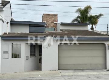 Casa · 300m² · 3 Recámaras · 2 Estacionamientos · Casa en Renta en Av Fresno, Jardines de Chapultepec, Tijuana - (4)