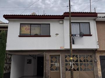 Casa · 325m² · 4 Recámaras · 2 Estacionamientos · Casa de 4 Recámaras Cerca de Plaza Dorada | 325 m² Construcción | $4.65 Mdp