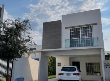 Casa de 3 habitaciones, García · Casa en Renta Totalmente Equipada en Provenza Terra 3, Dominio Cumbres