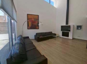 Casa de 4 habitaciones, San Pedro Garza García · Casa en Privanzas Se Renta Amueblada y Equipada