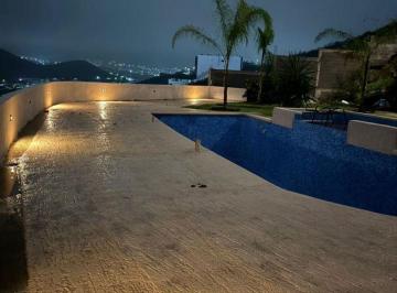 Casa de 5 habitaciones, Monterrey · Casa en Renta Amueblada y Equipada en Privanzas