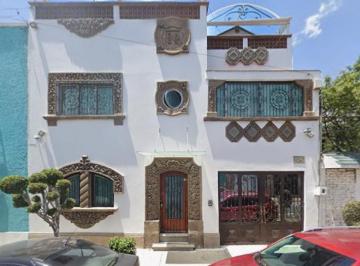 Casa de 5 habitaciones, Gustavo A. Madero · Casa Adjudicada en Gustavo a Madero Calle Alicia