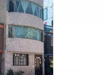 Fachada · Casa Amplia 4 Niveles, 4 Recámaras, Jardín y Terraza, a 3 Min de Circuito Exteri